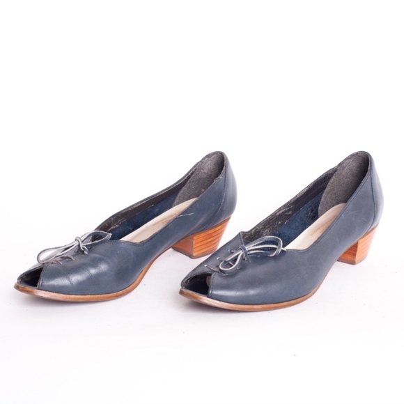 Vintage 1970s Blue Leather Peeptoe Heels - Picture 1 of 11